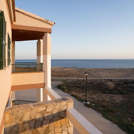 Apartamentos Moon Dreams Cabo De Banos Cala'N Blanes  Exteriér fotografie