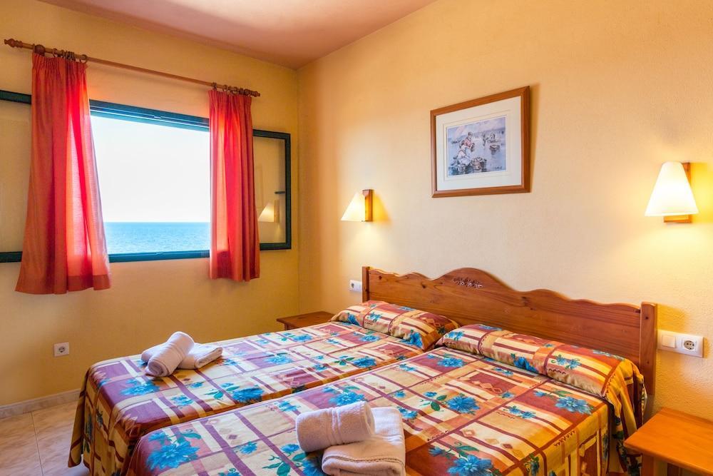 Apartamentos Moon Dreams Cabo De Banos Cala'N Blanes  Exteriér fotografie